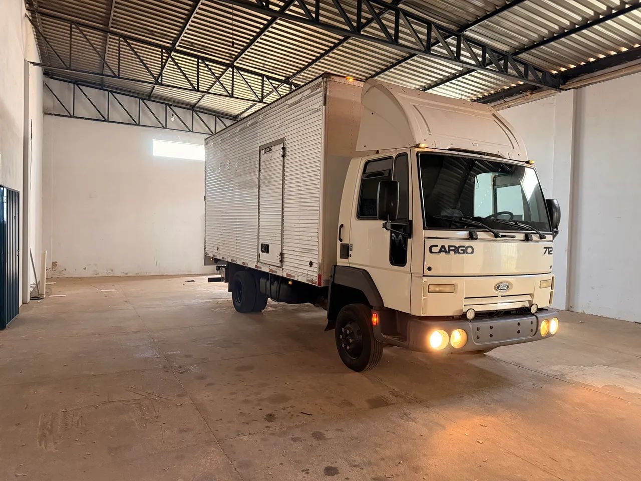Ford Cargo 712 Bau  - Foto 4