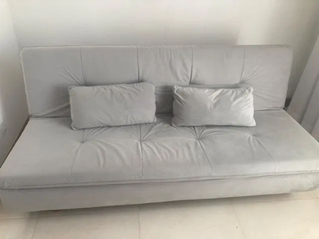 Sofá cama retrátil veludo cinza