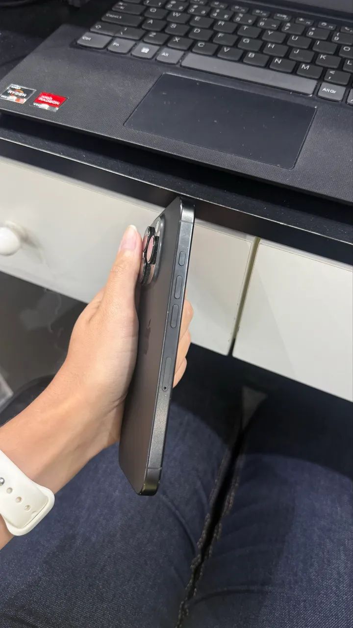 iPhone 16 pro - Foto 3