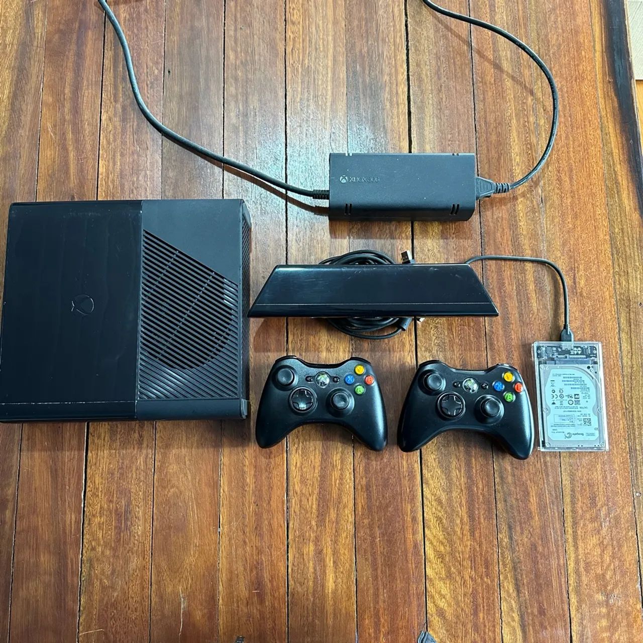 Xbox 360 com kinect + 2 controles e HD 320gb - Foto 2
