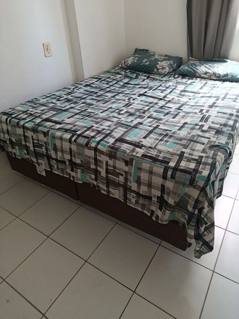 CAMA QUEEN - CONFORTÁVEL E EM BOM ESTADO - Foto 2