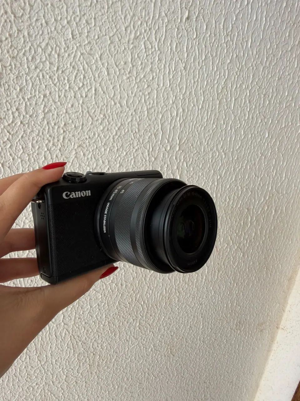 Canon EOS M100