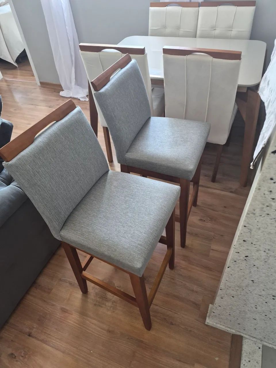 Banquetas de madeira - Foto 2
