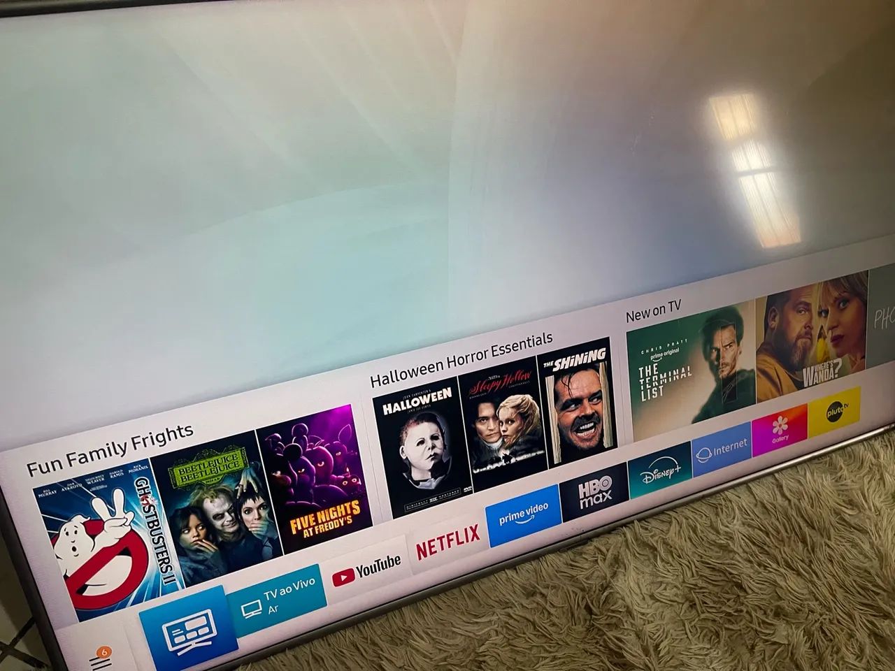 TV 55 POLEGADAS SMART SANSUNG  COM DETALHES NA TELA
