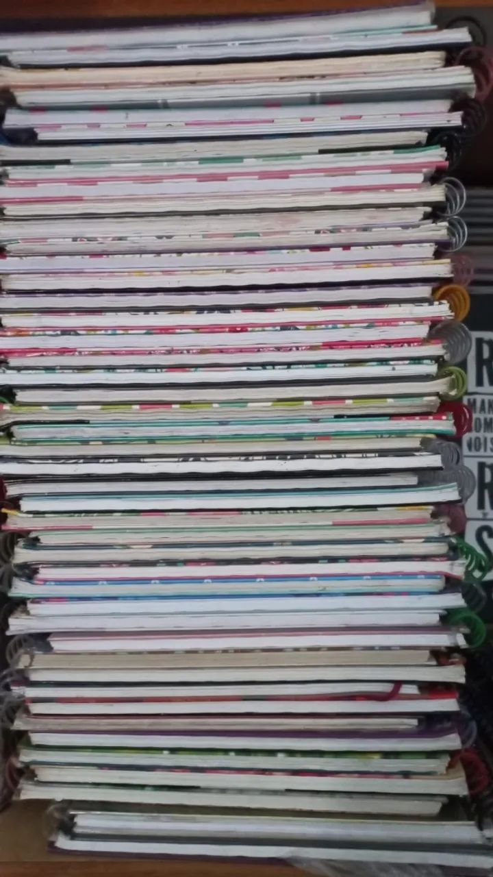 kit 6 Cadernos 60 folhas capa dura - Foto 4