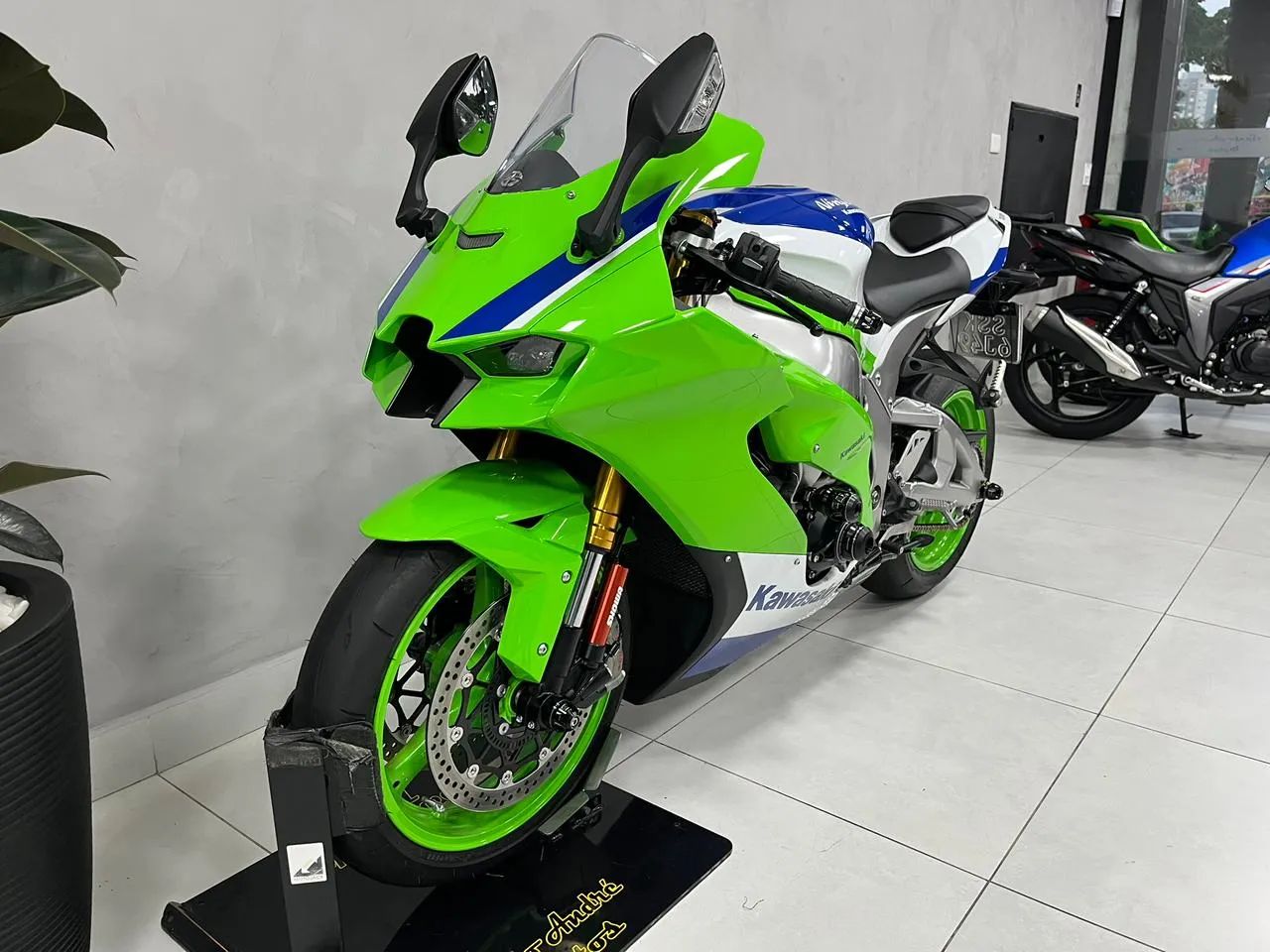 たく Kawasaki Zx-10/ Zx-10r 1000cc 2024 - 1493758582 | OLX