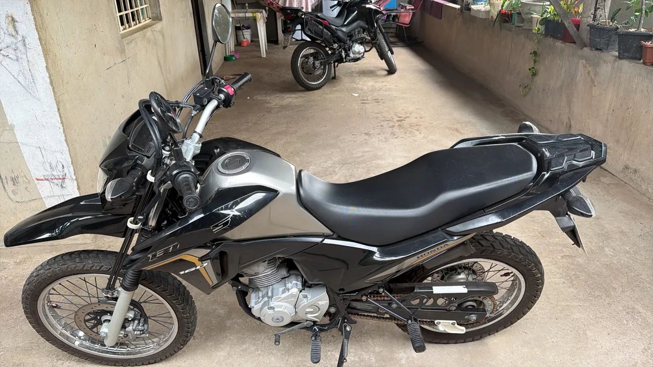Honda Bros 160 2023 preta