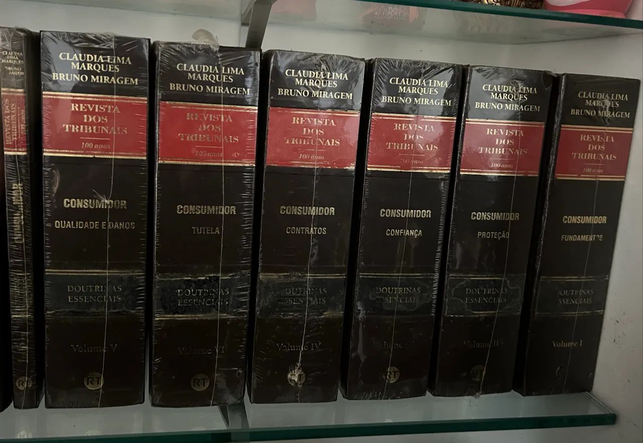 Vendo Revista dos Tribunais Direito do Consumidor Ed 100 anos 6 vol.