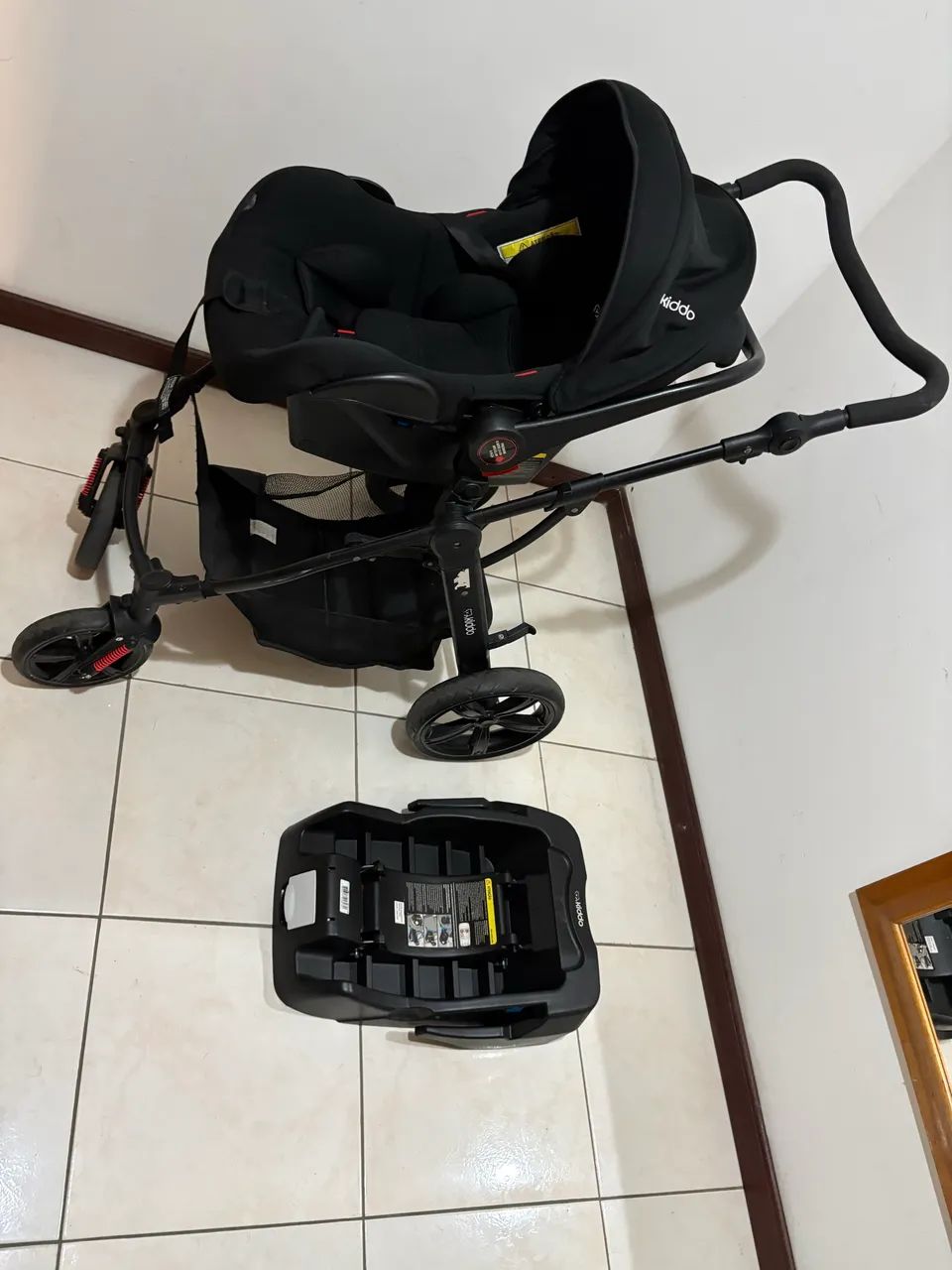 Carrinho de bebê com moisés, bebê conforto e base para carro. - Foto 4