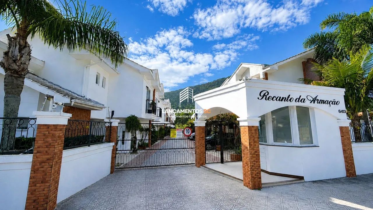 Casa à venda na Armação com 2 dormitórios e área externa | Florianópolis/SC