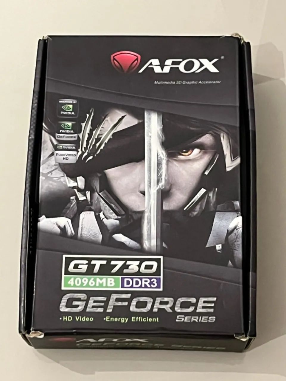 GT 730 4 GB VRAM DDR3 em ótimo estado