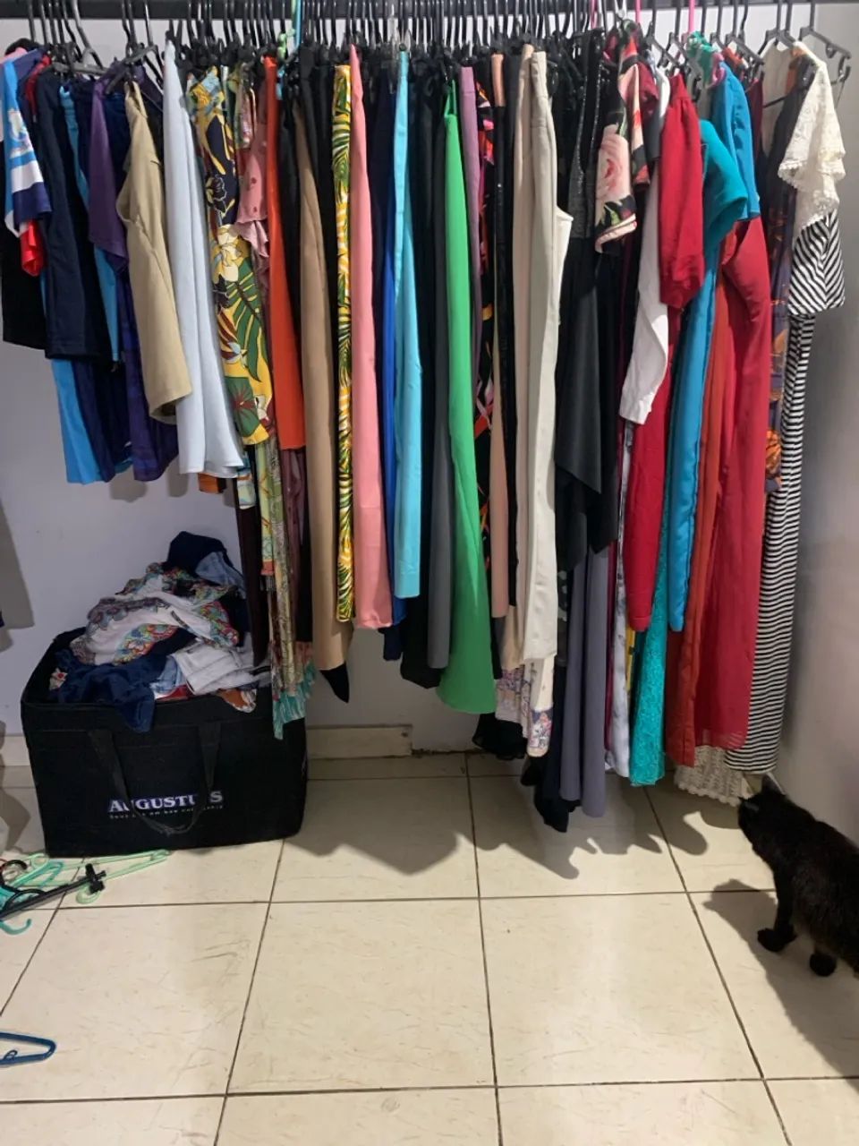 ROUPAS DE BRCHÓ 5 REAIS CADA PEÇA  - Foto 5