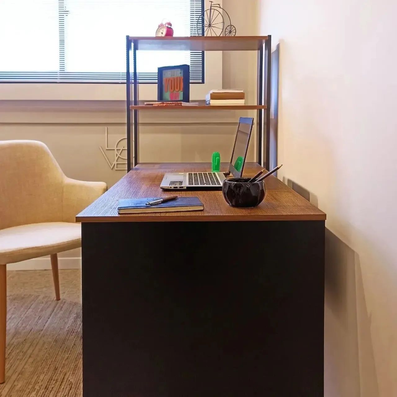 Mesa para escritório espaçosa - Foto 4