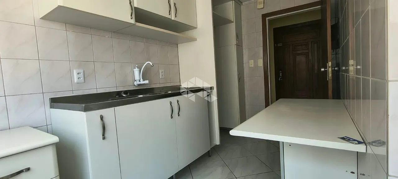 APARTAMENTO Á VENDA SEMIMOBILIADO COM 2 QUARTOS SENDO 1 SUÍTE NO CENTRO FLORIANÓPOLIS - Foto 5