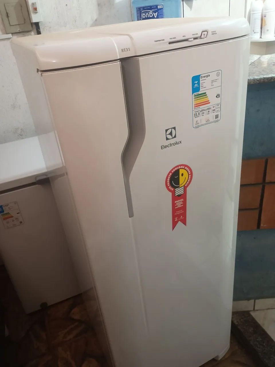 Geladeira Eletrolux 240 litros 