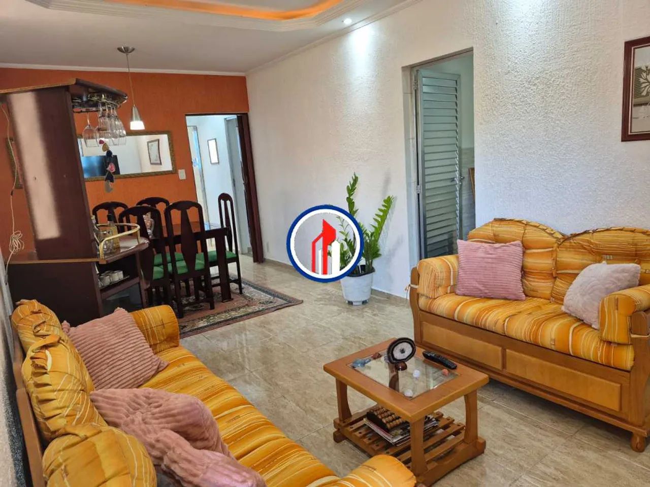 Casa de rua : Linear / Residencial / Campinho - Foto 2