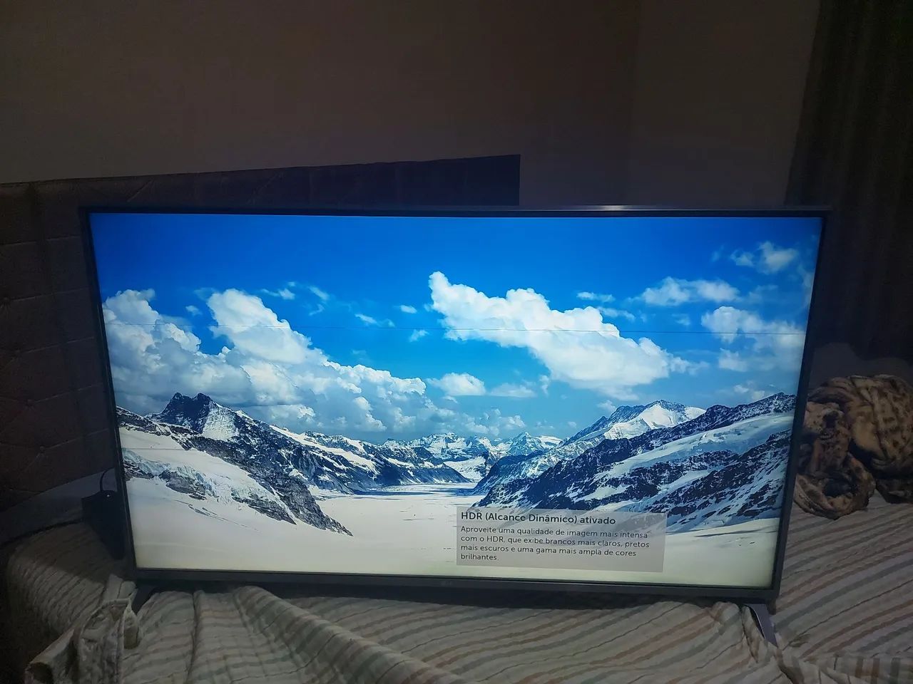 TV LG 49UJ65 49 polegadas com problema intermitente, para concertar ou tirar peças. - Foto 4