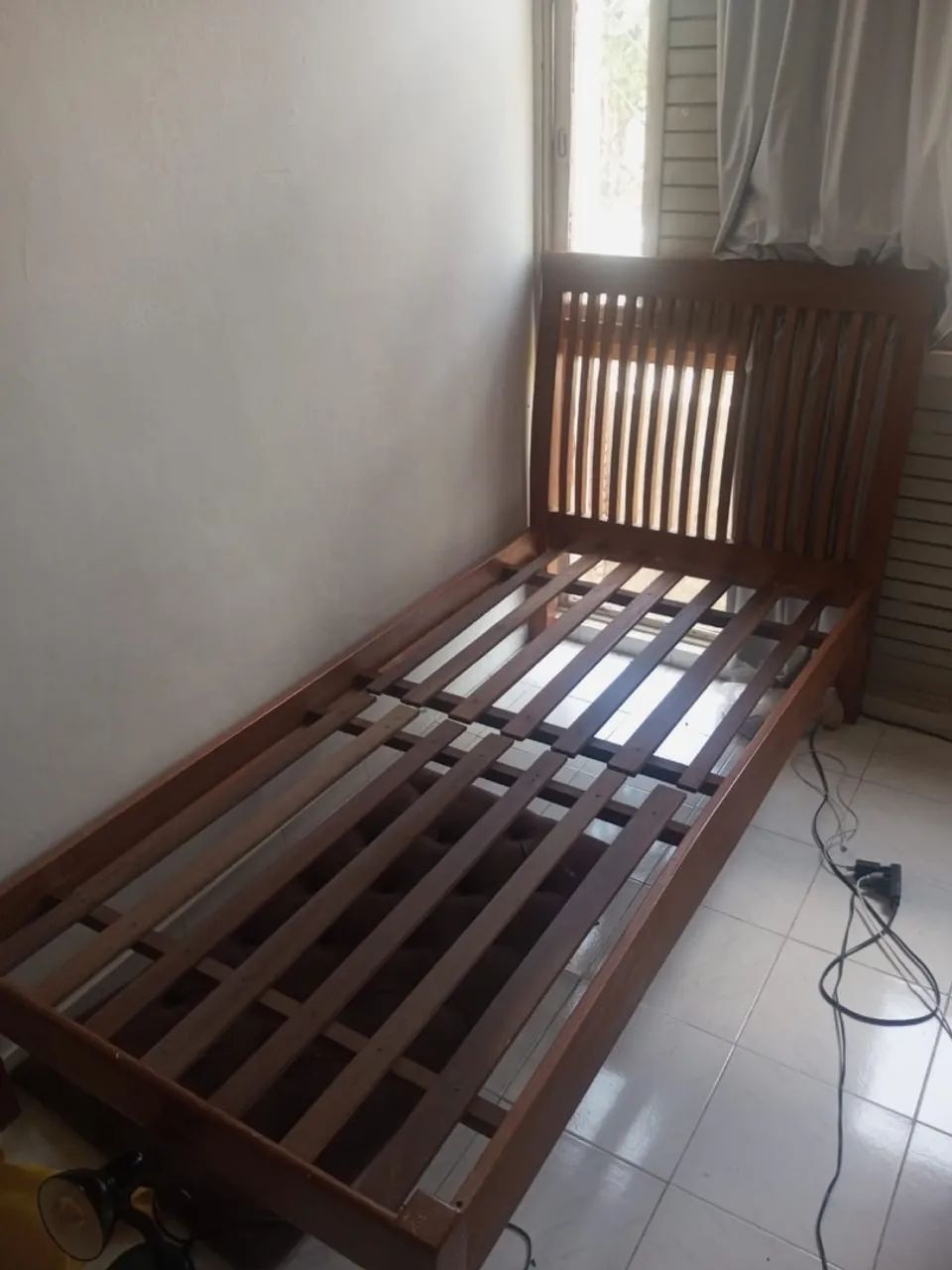 Cama de solteiro/solteirão de madeira maciça - Foto 2