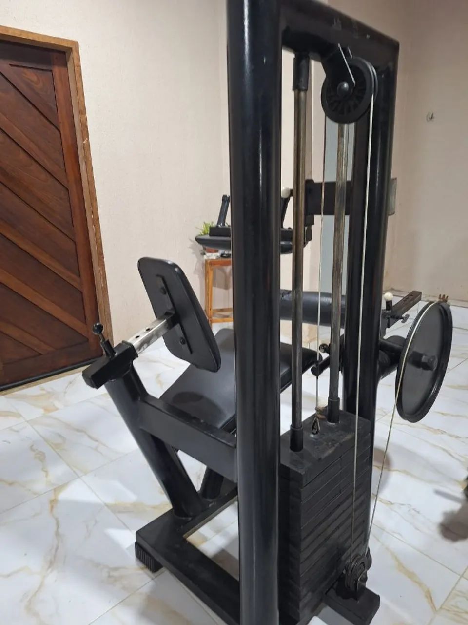 Aparelho de musculação flexora sentada  - Foto 2