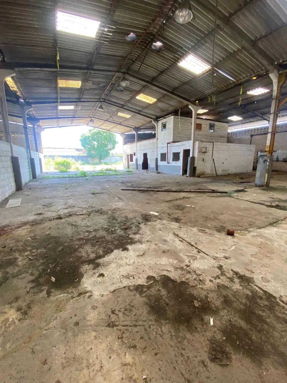 Galpão com 8.000 m2 localizado no bairro Costa do Sol - Macaé - RJ. - Foto 2