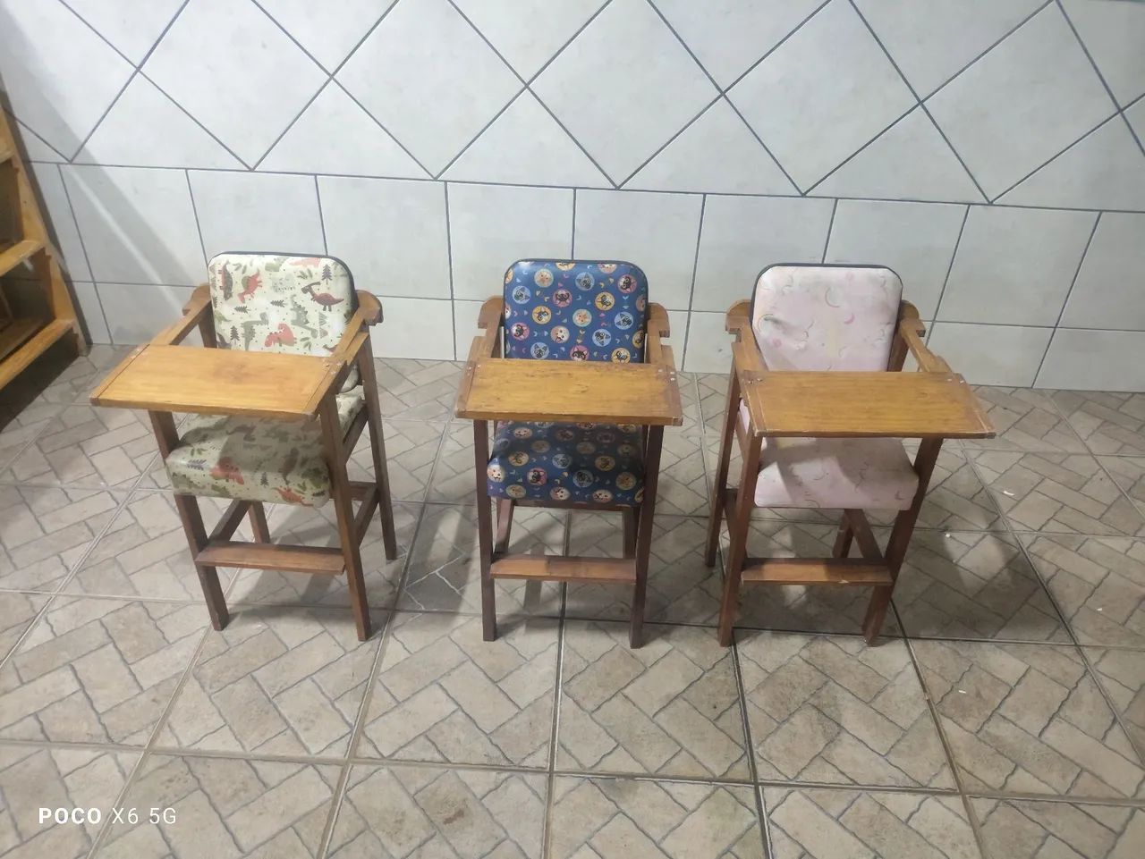  Cadeiras de Alimentação infantil Altas para Bebê / Restaurante lanchonete pizzaria 