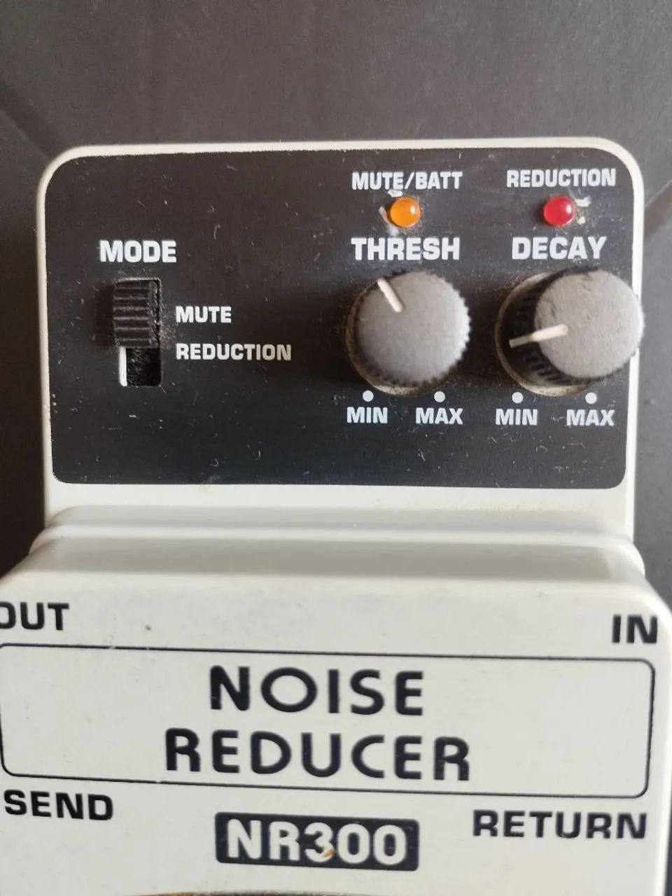 Pedal Redução e Mudo Noise Reducer NR300 Behringer  - Foto 2