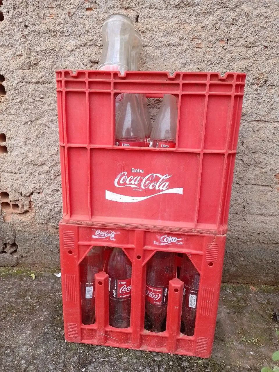 2 ENGRADADOS COCA-COLA RETORNÁVEL COM CASCO DE VIDRO 