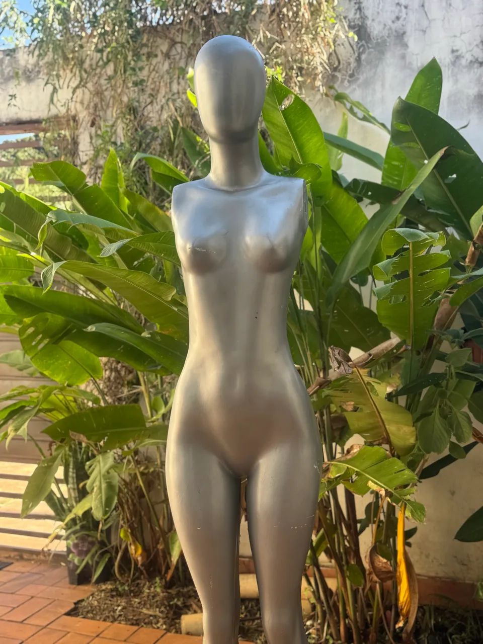 Manequim Feminino Prateado