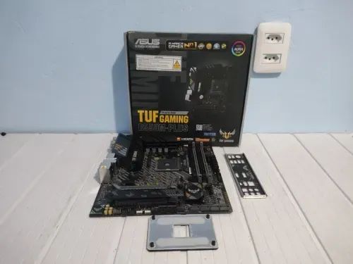 Placa-mãe ASUS TUF Gaming B550M-PLUS