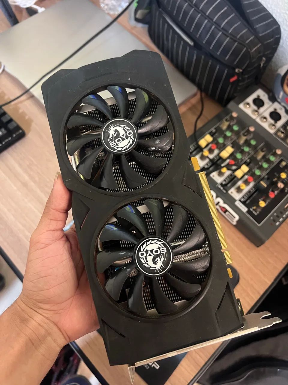 Placa De Vídeo RX580 8gb SOYO