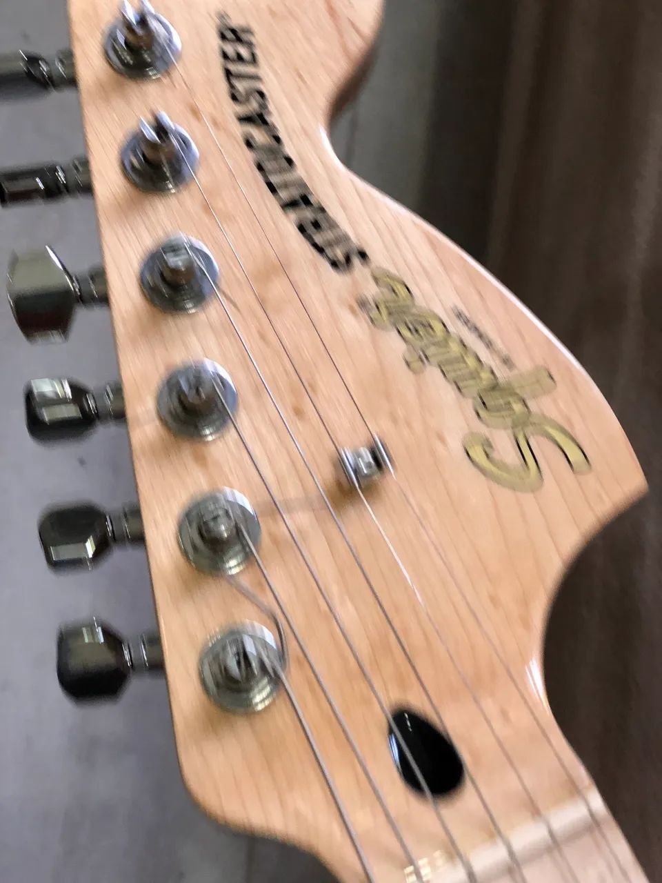 Guitarra Squier Stratocaster impecavel - Foto 4