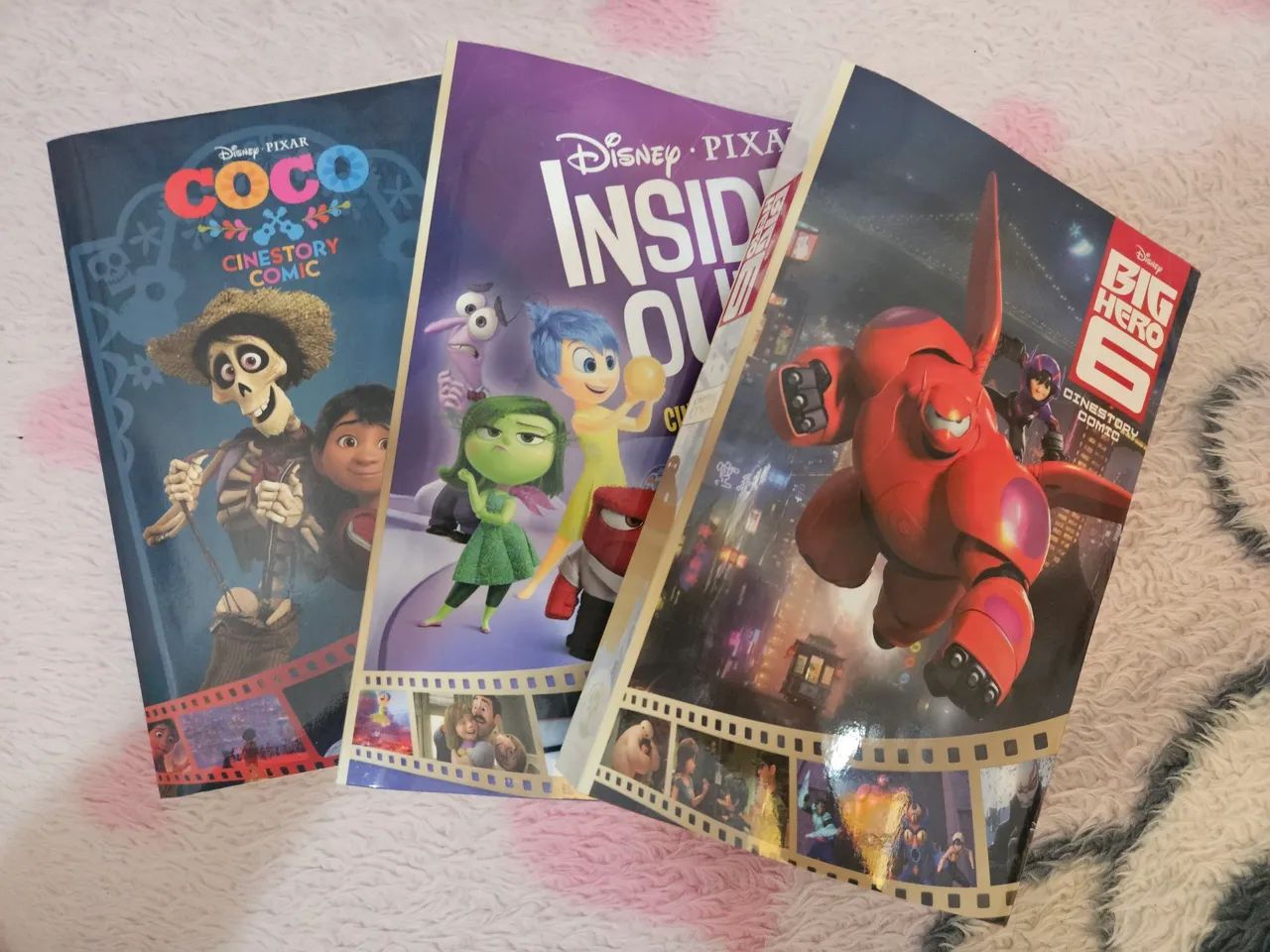 3 livros História Cinematográfica em imagens - Big Hero 6, Divertidamente e Coco