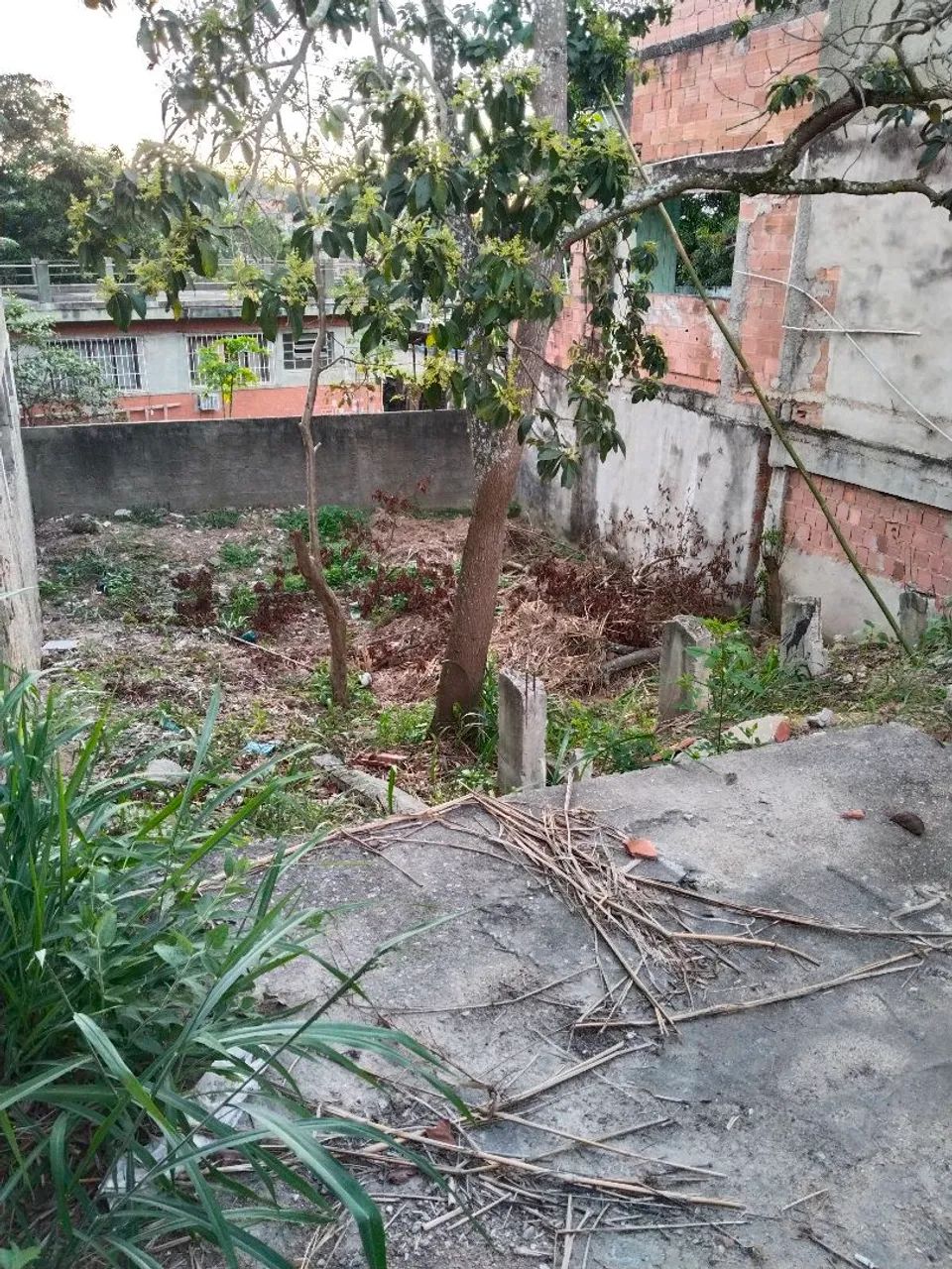 Terreno condomínio dos Quinis 