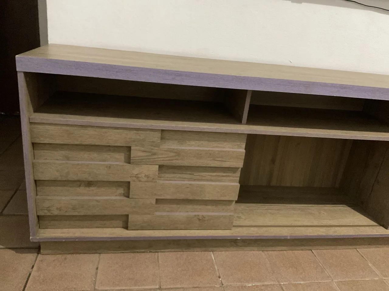 rack para TV com acabamento amadeirado - Foto 2