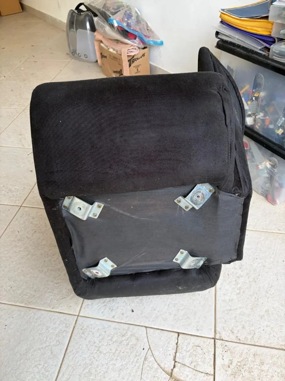 cadeira poltrona sem pé preta - Foto 2