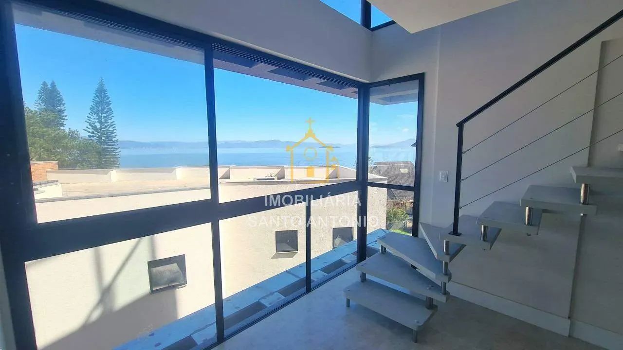 Loft com vista para o mar à venda no Bairro Cacupé - Florianópolis.