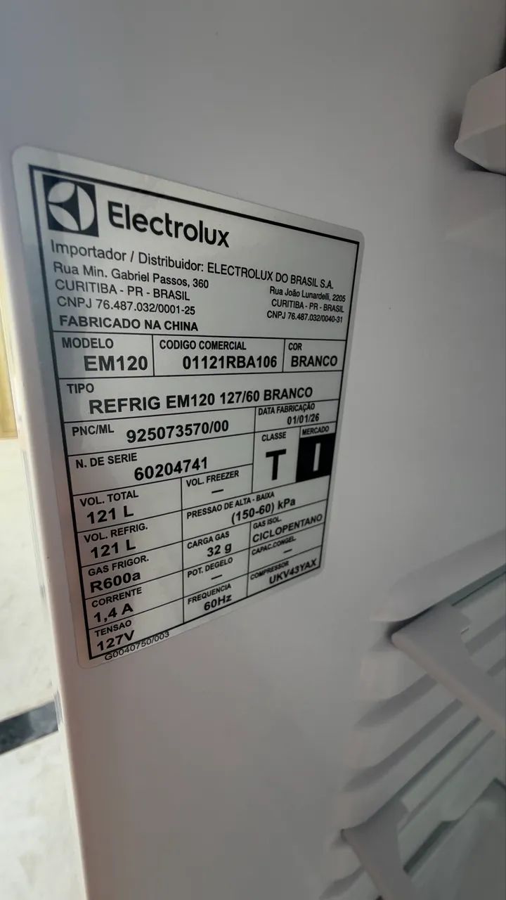 Frigobar Electrolux 121 litros127v outlet  - Foto 2