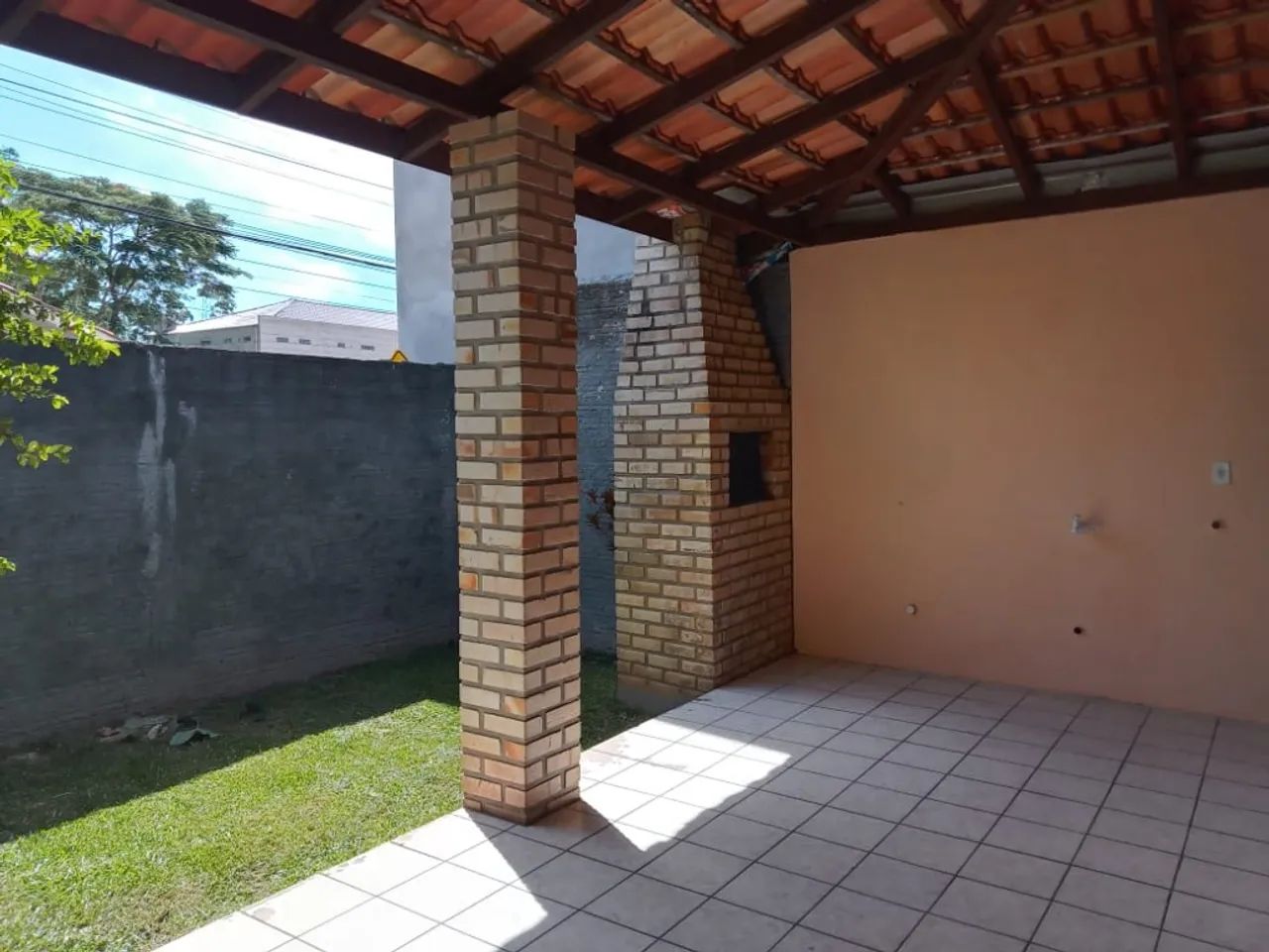 Casa térrea com 2 dormitórios + amplo quintal no Bairro dos Ingleses! Confira! - Foto 3