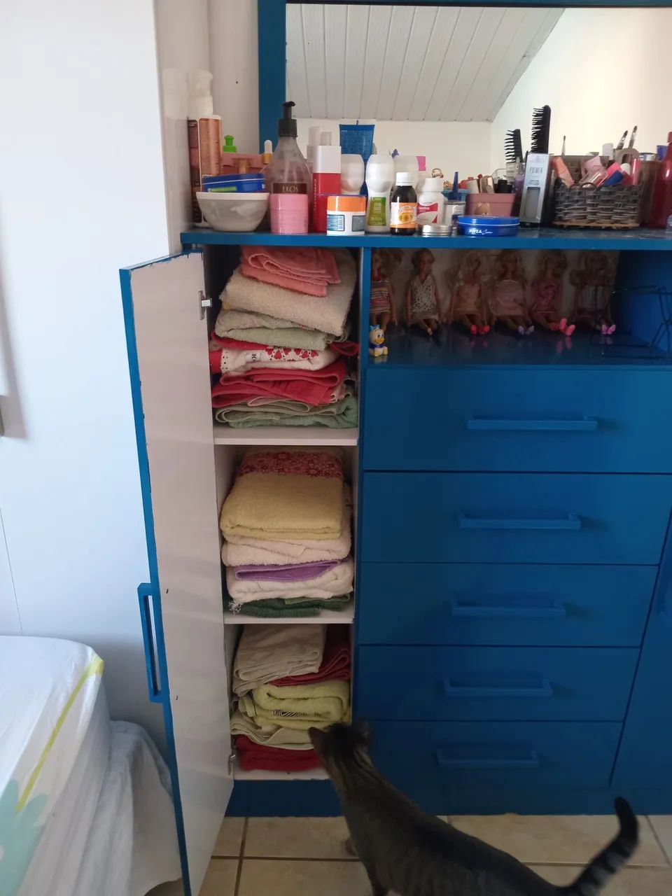 Vendo  uma cômoda, 400 reais.  - Foto 2