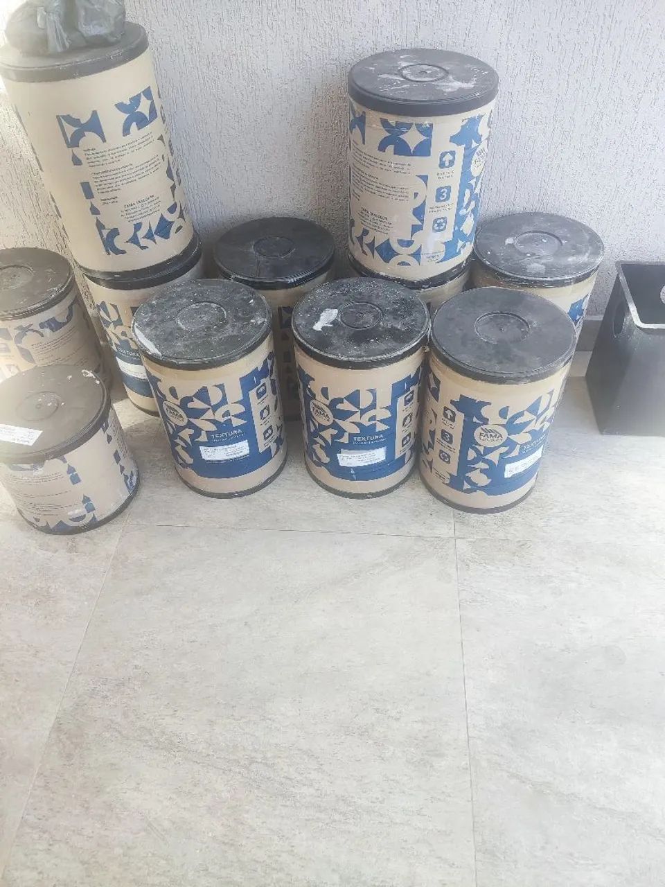 Vendo  6 barricas de 40kg de  textura grafiato cinza cromio