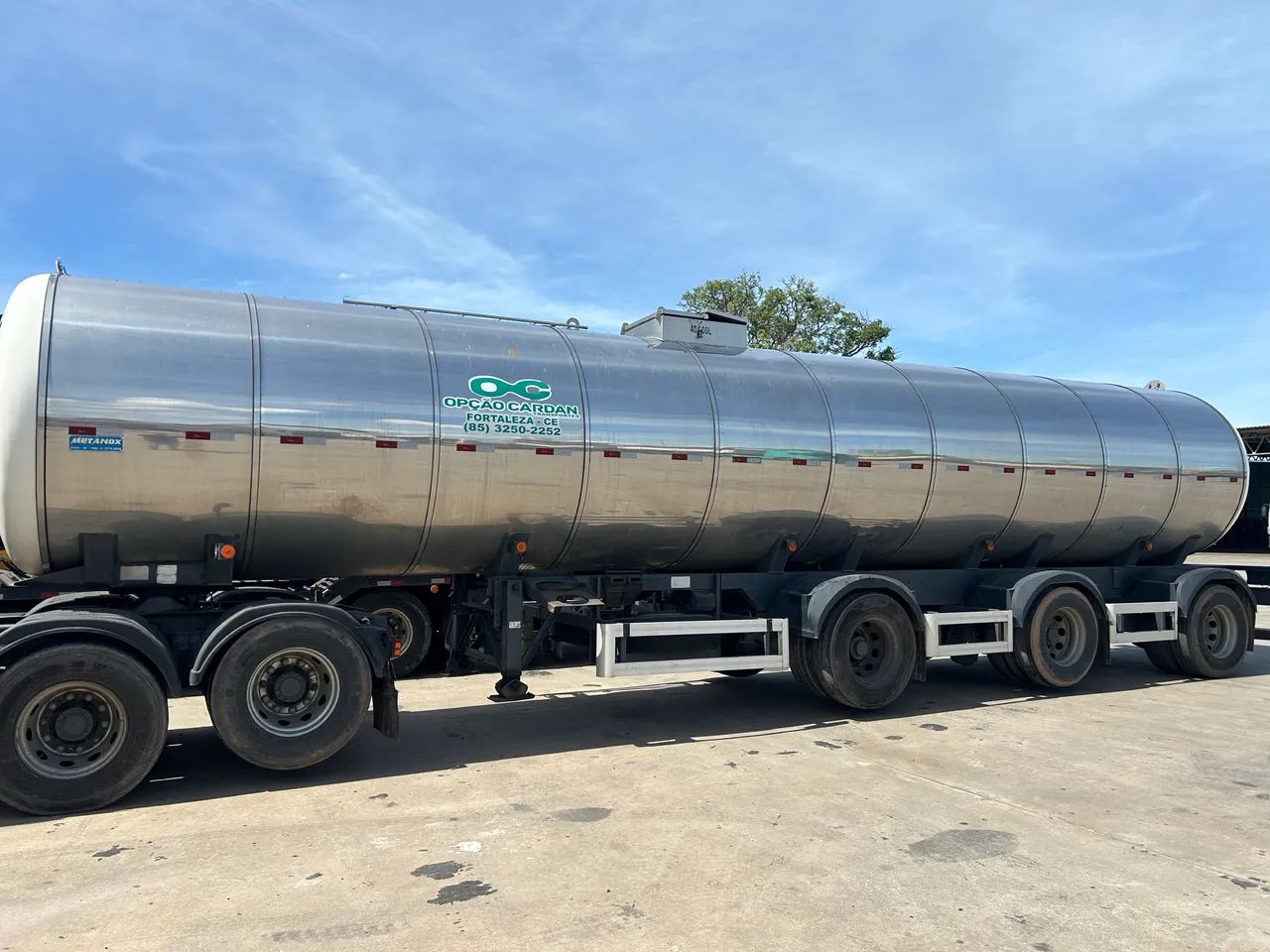 Carreta tanque térmico para alimentos  - Foto 5