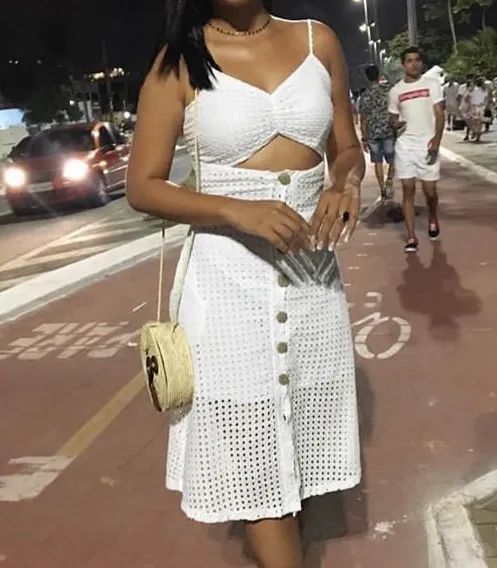 vestido midi laise branco cut out