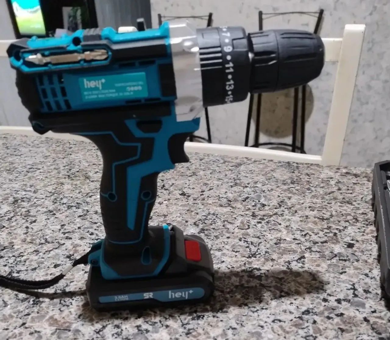 Parafusadeira nova + entrega grátis 