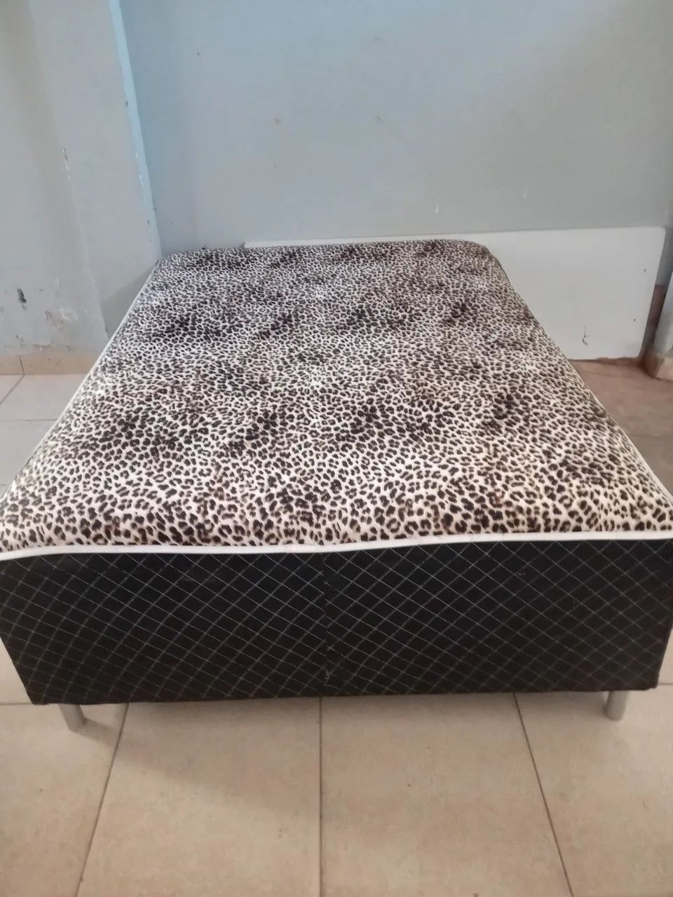 Cama casal BOX acoplada. 