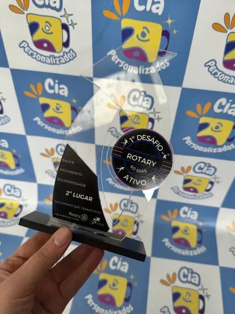 Trofeu abraço da vitoria Personalizado em Acrílico e MDF - Foto 3