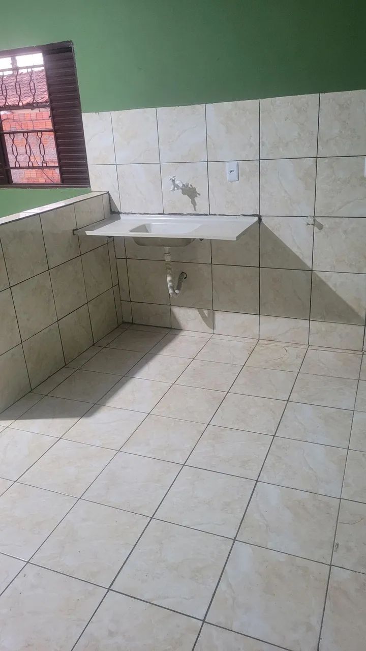Aluga-se Kit-Net no Jardim Brasil 
