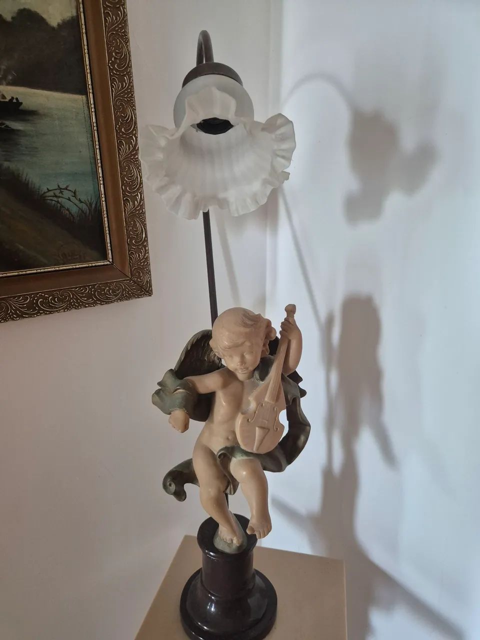 Vende-se escultura de anjo com base em madeira esculpida  - Foto 3