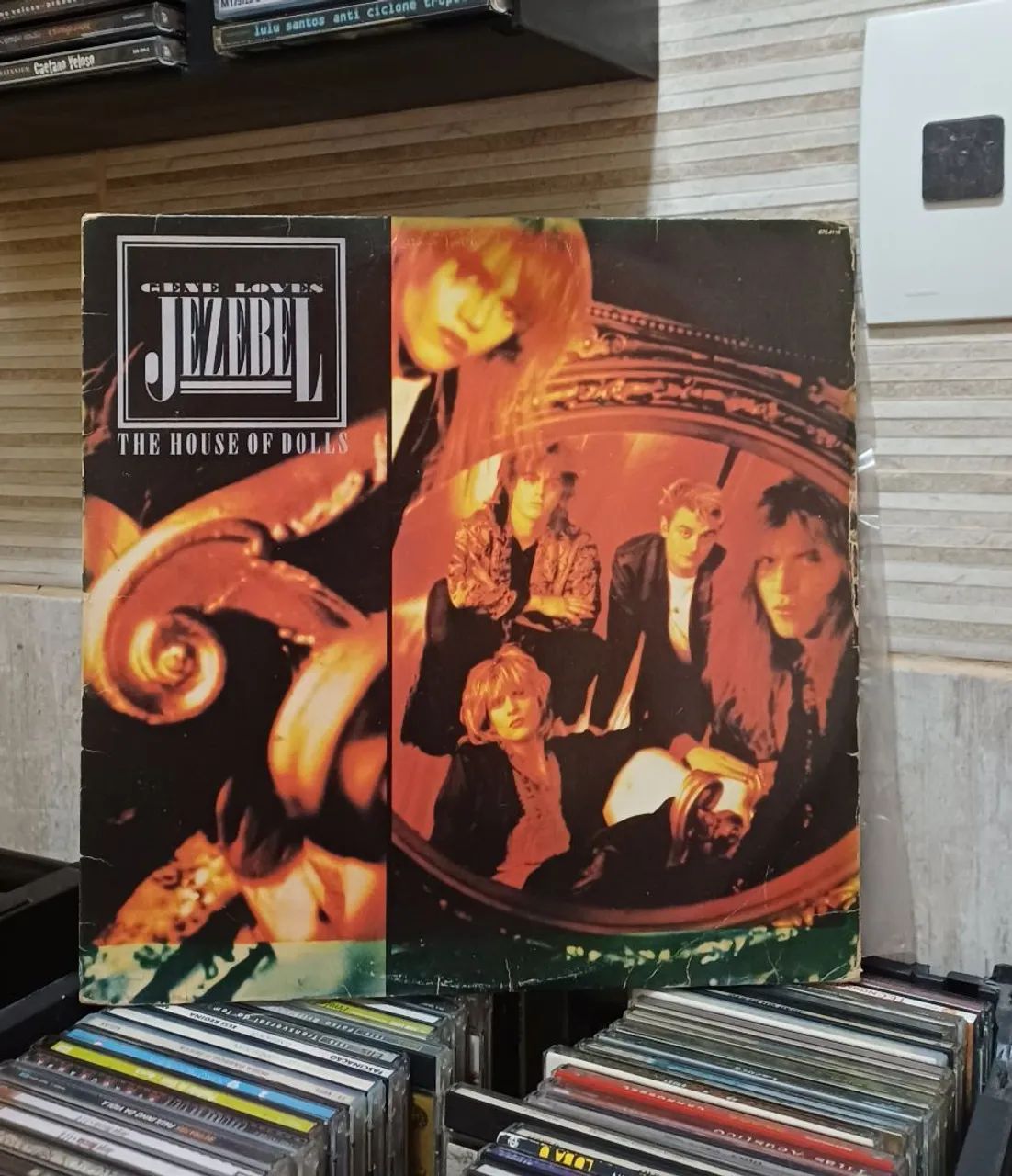 Lp Gene loves jezebel