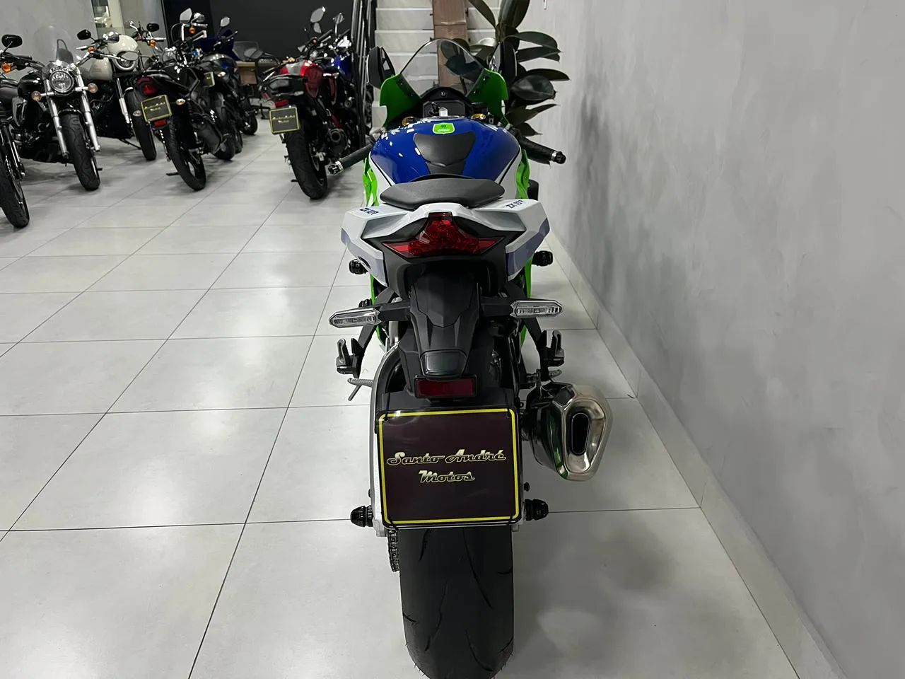 Kawasaki Zx-10/ Zx-10r 1000cc 2024 - 1493758582 | OLX