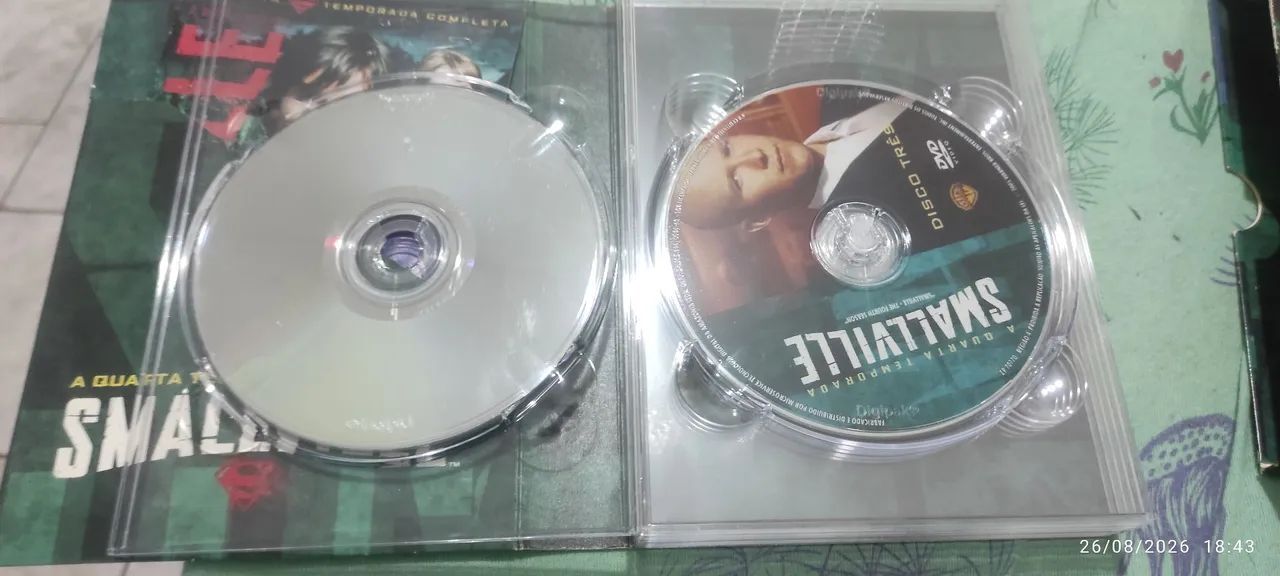 2 box SMALLVILLE (3° e 4° temporadas) - Foto 5